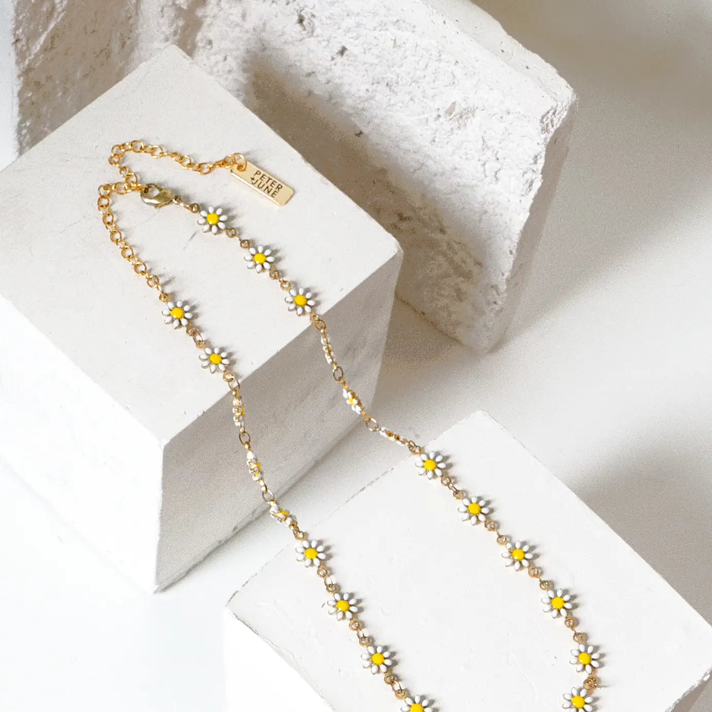 Lure Daisy Choker / Necklace in Ivory - 18K Gold Plated